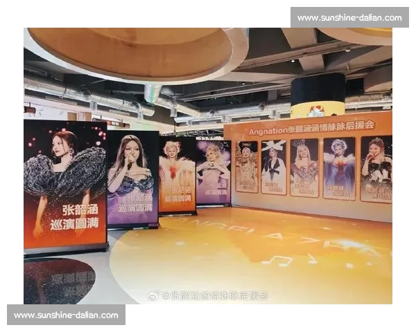 张韶涵重庆开唱,阳台观众隔空应援太暖 张韶涵重庆开唱,阳台观众隔空应援太暖