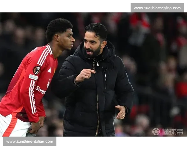 德比前夜插曲：拉什福德看曼联比赛，球迷刷屏红魔情怀